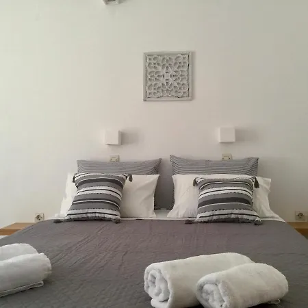 Apartament Rodia & Páros